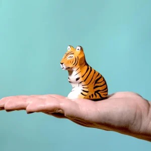 Bumbu // Wooden Tiger Cub Sitting> For 5+ Year Olds | For 4+ Year Olds