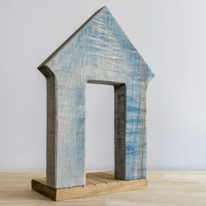 NOM // Wooden Beach Shack With Wreath> Small World Play