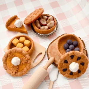 Tara Treasures // Felt Apple Pie Play Food Set> Food Play