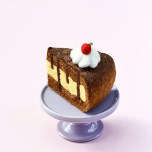 Tara Treasures // Felt Chocolate Caramel Cake Slice> Food Play