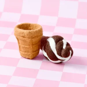 Tara Treasures // Felt Chocolate Soft Serve Ice Cream> Food Play