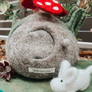 Tara Treasures // Felt Fairy Toadstool House with Rabbit Toy> Small World Play