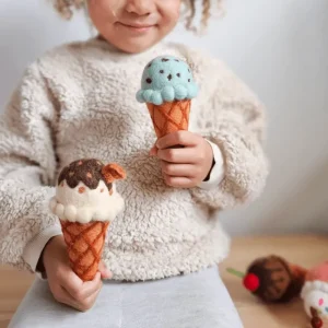 Tara Treasures // Felt Mint Chocolate Chip Ice Cream> Food Play