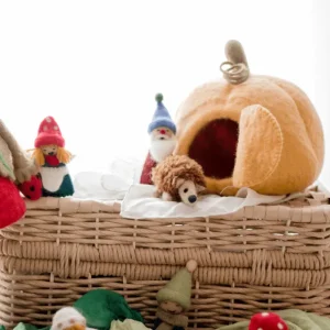 Tara Treasures // Felt Pumpkin House With Hedgehog> For 5+ Year Olds | For 4+ Year Olds