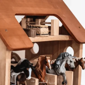 QToys Wooden Horse Stable> Farm & Barnyard Theme | Small World Play